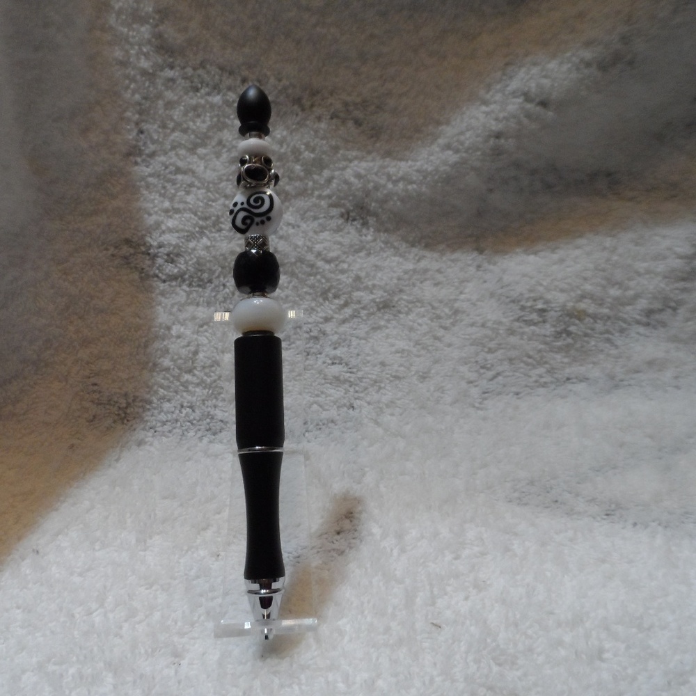 handmade black & white beaded writing pen